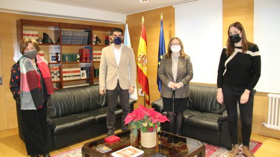 El delegado territorial de la Xunta recibe a la decana del Colegio de Economistas de Ourense