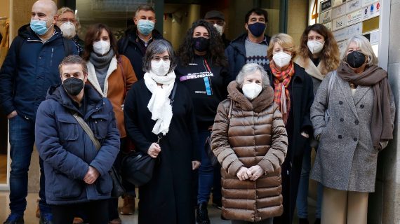 As familias Bóveda, Caamaño e Paz formalizan formalizaron hoxe as súas querelas individuais contra o franquismo ante o consulado arxentino en Vigo