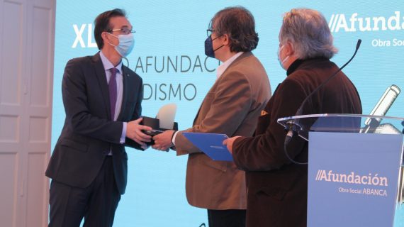 Luís Pousa recibe el XLI Premio Afundación de Periodismo Julio Camba