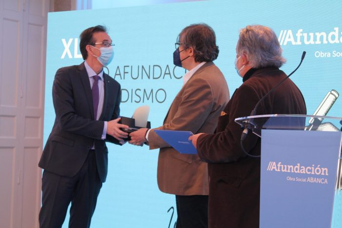 Luís Pousa recibe el XLI Premio Afundación de Periodismo Julio Camba Luís Pousa recibe el XLI Premio Afundación de Periodismo Julio Camba