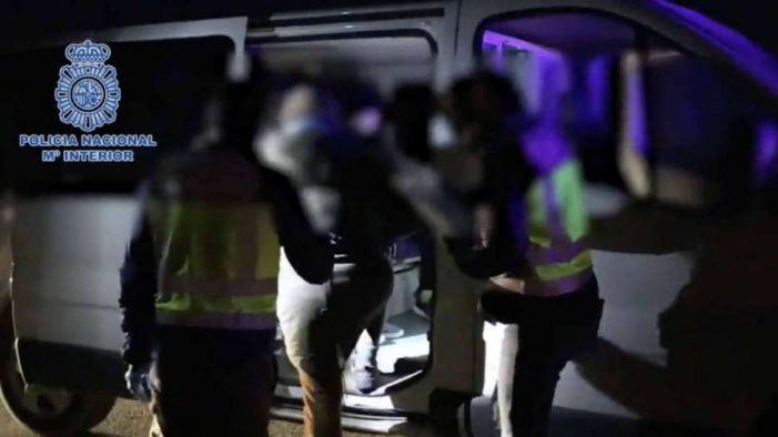 La Policía Nacional detiene al dueño de una empresa hortofrutícola que explotaba a sus trabajadores La Policía Nacional detiene al dueño de una empresa hortofrutícola que explotaba a sus trabajadores