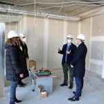 O conselleiro de Sanidade visita as obras do futuro centro de saúde de Narón, que rematarán en marzo