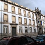 Un Juzgado ordena investigar un posible delito de prevaricación en la Diputación de Ourense por la compra de mobiliario urbano en 2011