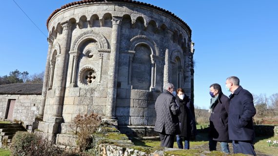 Román Rodríguez anuncia que la Xunta invertirá 160.000 € en la restauración del Mosteiro de San Pedro de Vilanova de Dozón