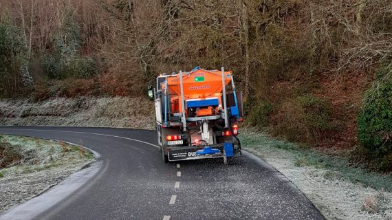 A Deputación intensifica medios e esforzos no mantemento das estradas da rede provincial ante a complexa situación derivada da vaga de frío