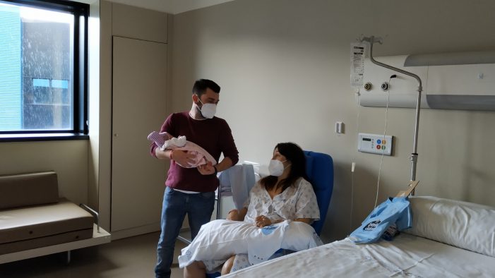 Abril, primeira bebé que naceu no Álvaro Cunqueiro no novo ano Abril, primeira bebé que naceu no Álvaro Cunqueiro no novo ano