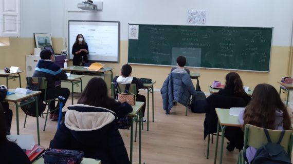 Benestar Social pon en marcha uns obradoiros de prevención de condutas aditivas nos institutos de Pontevedra