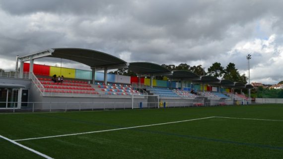 O goberno de Vigo adicará 500.000 euros a mellorar o campo de fútbol de Santa Mariña