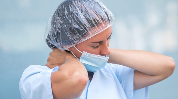 Denuncian los riesgos ergonómicos que sufren a diario las enfermeras y enfermeros