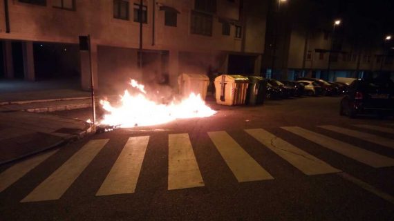 La calle Fonte Santa fue victima de un incendio intencionado