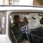 La Guardia Civil esclarece dos atracos a taxistas en la comarca del Salnés