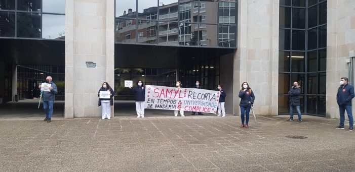 Seguen as protestas contra os recortes na limpeza do campus norte da UVigo en Ourense