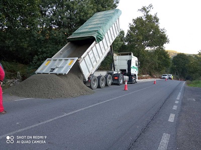 La Xunta inicia nuevos trabajos de refuerzo de la seguridad viaria en la carretera OU-113 en Laza, en el tramo coincidente con la Vía de la Plata