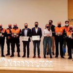 Luis López recibe a los voluntarios de Protección Civil de Pontevedra, Poio y O Grove galardonados con las Medallas al Mérito