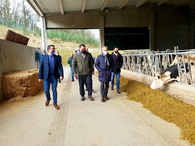 La Xunta explica en Rodeiro las posibilidades que ofrece la herramienta Conta Láctea para ayudar a los ganaderos en la negociación de los precios de la leche