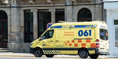 El 061 de Galicia asistió 87 personas por 64 accidentes de circulación durante el fin de semana