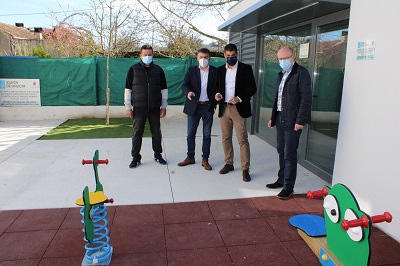 La Xunta colabora en la reforma de las instalaciones del aula Cemit y el parque infantil de Paradela en Castrelo de Miño