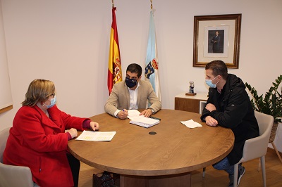 El delegado territorial de la Xunta en Ourense se reúne con el presidente de la Agrupación Provincial de Libreros de Ourense
