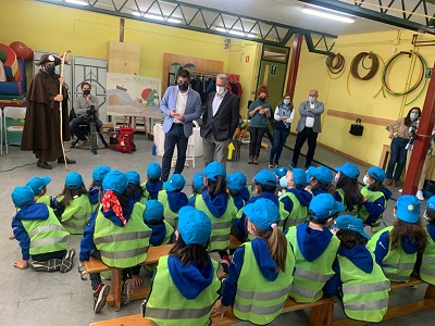 Nueve colegios y 350 alumnos de la provincia de Ourense conocen el patrimonio del camino con el programa ‘Veo veo Xacobeo’