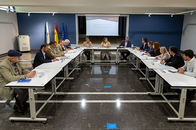 El Gobierno gallego reforzará la junta arbitral de transportes en respuesta a las demandas del sector, con el que comparte la reclamación al Gobierno de medidas eficaces frente al precio de los carburantes