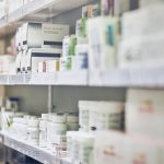 Sanidad comparte con otras regiones europeas las buenas prácticas de las farmacias comunitarias y la gestión del material de protección durante la pandemia