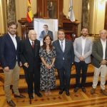 El vicepresidente segundo de la Xunta asiste al descubrimiento del retrato del exalcalde Carlos Negreira en el Pazo de María Pita