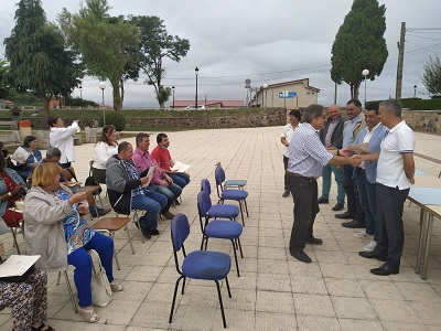 Luis López clausura el taller de empleo ´O Freixo´ en el que se formaron 20 personas desempleadas de Dozón, Rodeiro y Agolada