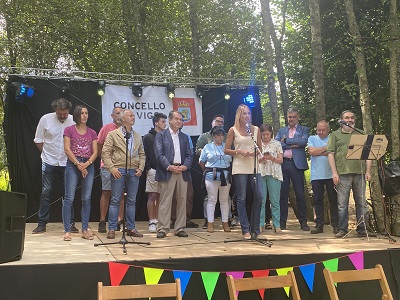 Fernández-Tapias asiste a la XL Fiesta del y de la socia-XXXIV Fiesta del Vecindario de Valladares en Vigo