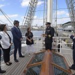 Diego Calvo participa en la recepción oficial al buque escuela Shabab Oman II en A Coruña
