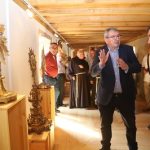Román Rodríguez visita la nueva musealización del claustro del convento de Herbón rehabilitado por la Xunta con una inversión de medio millón de euros