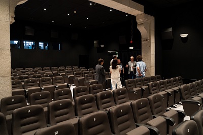 La filmoteca de Galicia abre al público tras finalizar las obras financiadas por la Xunta para renovar la sala y la cabina de proyección