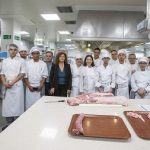 La reputada chef Elena Arzak visita el Centro Integrado de FP Compostela