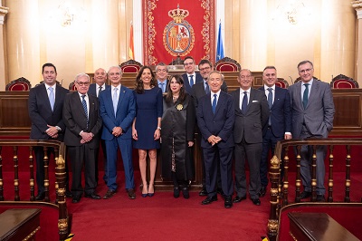 Lorenzana recibe la mención de colegiada de honor del Consejo General de Colegios Oficiales de Graduados Sociales de España