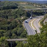 La Xunta modifica el convenio con la concesionaria de las autopistas autonómicas para congelar los peajes y seguir bonificándolos en 2023, lo que beneficiará a 26.500 gallegos al día