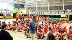 Fernández-Tapias anima al club del baloncesto Seis do Nadal a mantener su espíritu solidario e inclusivo en su 40 aniversario: “Sois una referencia para la ciudad”