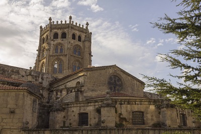 La Xunta licita la restauración del ciborio y fachada sur de la catedral de San Martiño de Ourense