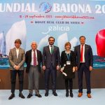 Diego Calvo destaca la oportunidad que supone para el turismo deportivo la celebración por primera vez en Galicia del Mundial J-80 de vela