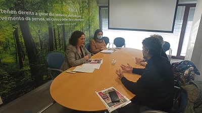 La Xunta estudia colaborar con la Universidade da Coruña en un proyecto innovador para reducir la dispersión de la hierba de la pampa en la Comunidad