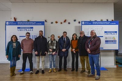 Román Rodríguez anuncia la rehabilitación integral del colegio CPI San Vicente de A Baña por 1,2 M€