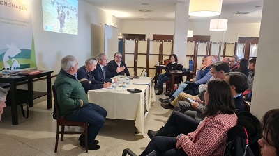 La Xunta destaca en A Pobra de Trives el papel que tienen las ayudas de la PAC para contribuir al futuro del campo gallego