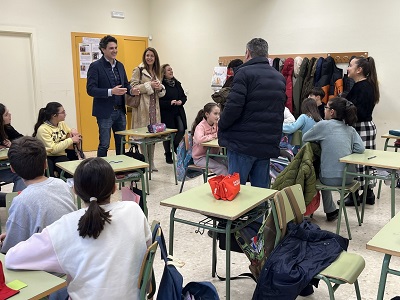 La Xunta destina 39.000 € a sustituir el cierre exterior del colegio Virxe do Carme en Burela