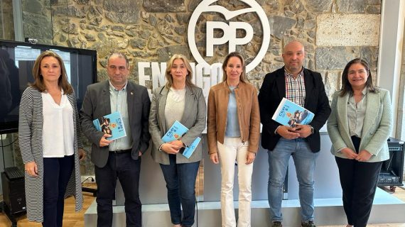 La Confederación Española de Policía prensenta a Marta Fernández Tapias el proyecto policial para la creación en Vigo de la primera comisaría multidisciplinar de área metropolitana La Confederación Española de Policía prensenta a Marta Fernández Tapias el proyecto policial para la creación en Vigo de la primera comisaría multidisciplinar de área metropolitana