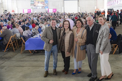 Fabiola García participa en la Fiesta de los Mayores de Santa Comba
