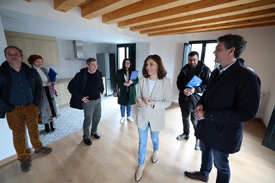 La Xunta entrega en el barrio de A Tinería de Lugo cinco viviendas protegidas rehabilitadas a través del programa Rexurbe