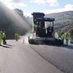 La Xunta inicia las obras de mejora del firme en la carretera autonómica OU-122 en Carballeda de Valdeorras, que suponen una inversión de 145.000 euros