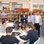 La directora general de Innovación Educativa subraya el papel de la biblioteca escolar del Instituto 12 de Octubre, de Ourense, a favor de la excelencia académica