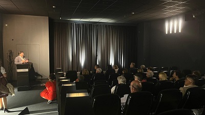 El secretario xeral da Emigración asiste a la proyección de As Bestas en el Forum Audi de Ingolstadt, dentro del ciclo de cine en el que colabora el centro español de esta localidad