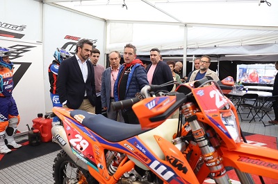 La Xunta pone en valor los éxitos del motociclismo gallego con nombres referentes a nivel internacional y la organización de eventos como el Mundial de Enduro