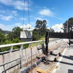 La Xunta comienza los trabajos de desmontaje de los pretiles del puente de Ponte Arnelas para avanzar hacia su reconstrucción
