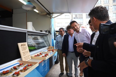 Las foodtrucks de ‘GALICIA SABE AMAR’ acercaron ya la calidad de los productos gallegos del mar a cerca de 230.000 personas de toda España